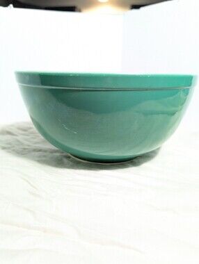 Vintage Pyrex Green Nesting Bowl Pre 1950s Made in USA Stamp No Number Stamp